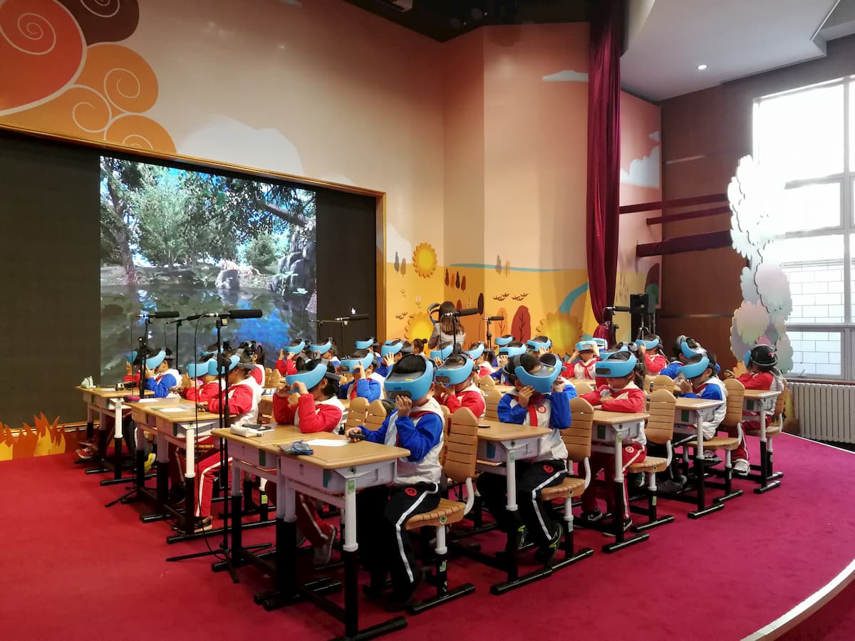 vr义务教育课堂晋升流量身份